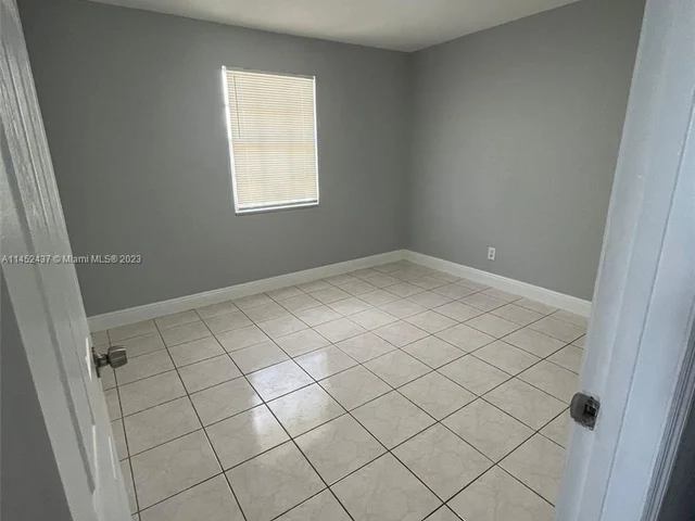 4527 NW 191st Ter, Miami Gardens FL 33055