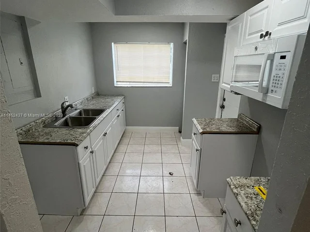 4527 NW 191st Ter, Miami Gardens FL 33055