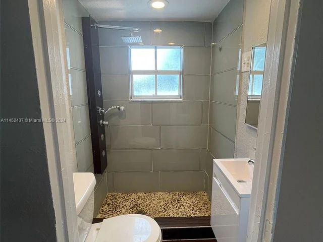 4527 NW 191st Ter, Miami Gardens FL 33055