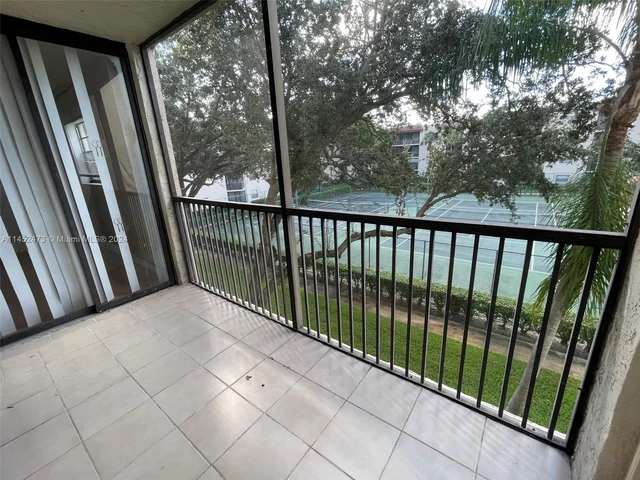 10501 W Broward Blvd # 303, Plantation FL 33324