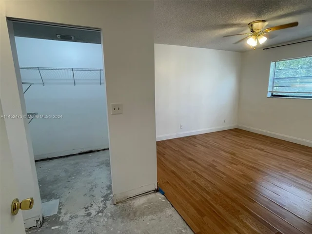 10501 W Broward Blvd # 303, Plantation FL 33324