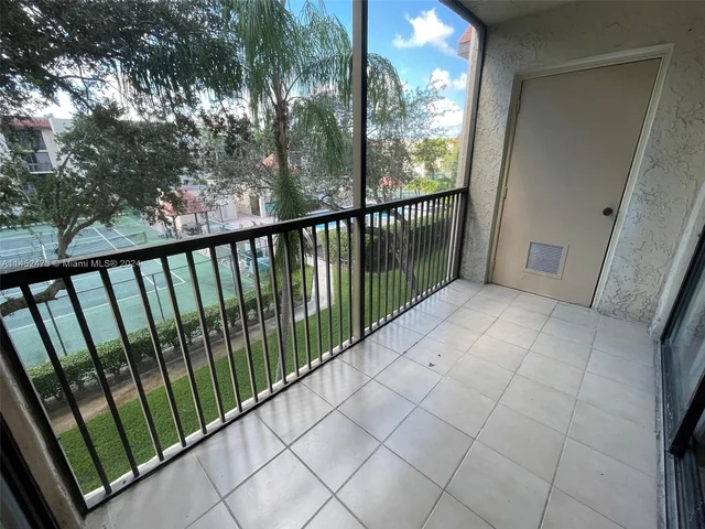 10501 W Broward Blvd # 303, Plantation FL 33324