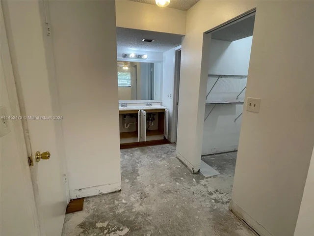 10501 W Broward Blvd # 303, Plantation FL 33324