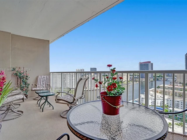 1965 S Ocean Dr # 18J, Hallandale Beach FL 33009