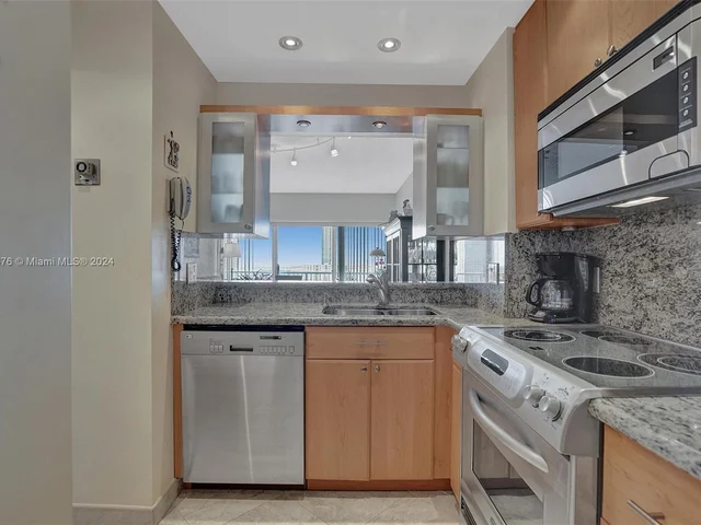 1965 S Ocean Dr # 18J, Hallandale Beach FL 33009