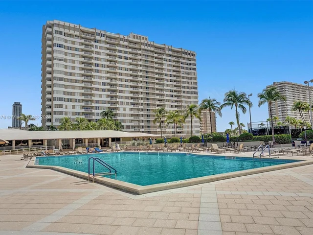 1965 S Ocean Dr # 18J, Hallandale Beach FL 33009