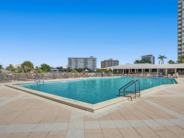 1965 S Ocean Dr # 18J, Hallandale Beach FL 33009