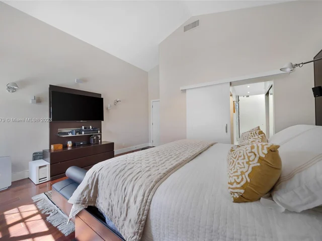 506 Misty Oaks Dr, Pompano Beach FL 33069