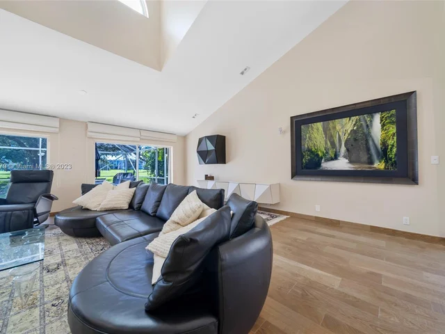 506 Misty Oaks Dr, Pompano Beach FL 33069