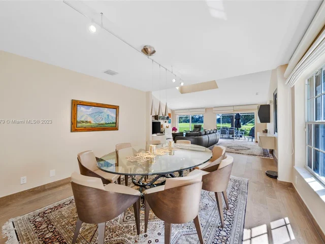 506 Misty Oaks Dr, Pompano Beach FL 33069