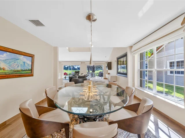 506 Misty Oaks Dr, Pompano Beach FL 33069