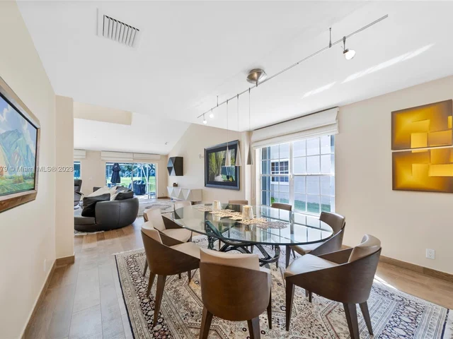 506 Misty Oaks Dr, Pompano Beach FL 33069