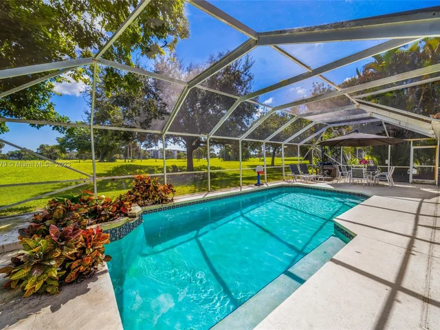 506 Misty Oaks Dr, Pompano Beach FL 33069