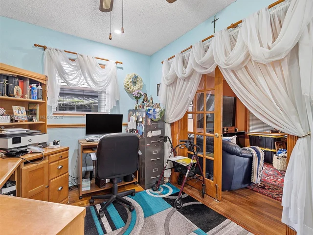 7940 SW 21st St, Miami FL 33155