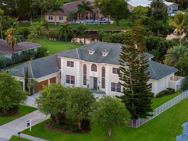 641 Ranch Rd, Weston FL 33326