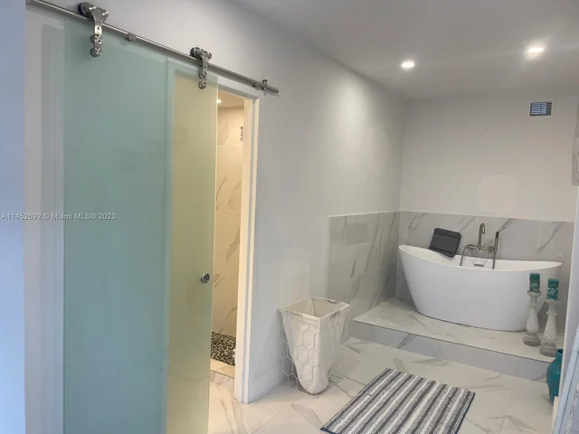 3725 S Ocean Dr # 924, Hollywood FL 33019