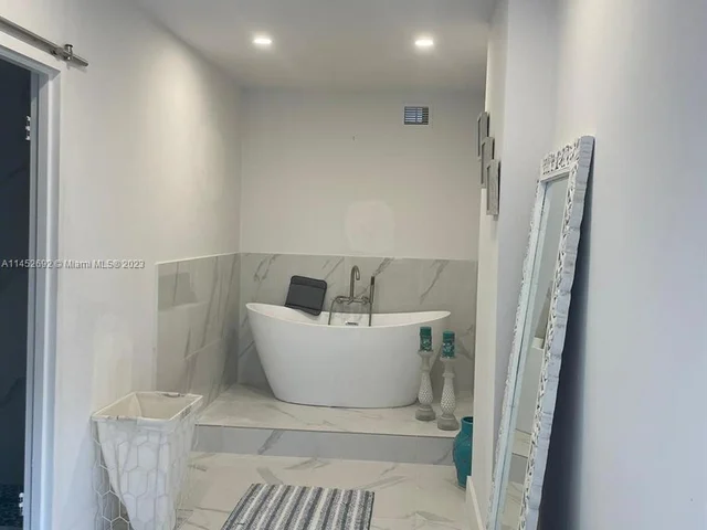 3725 S Ocean Dr # 924, Hollywood FL 33019