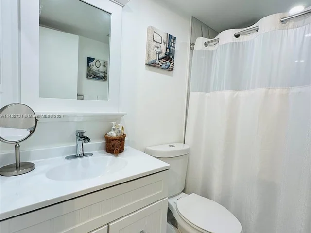 551 SW 135th Ave # 206B, Pembroke Pines FL 33027