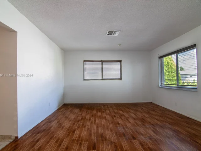 7507 NW 66th Ter, Tamarac FL 33321