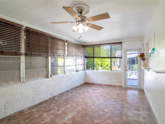 7507 NW 66th Ter, Tamarac FL 33321