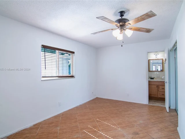 7507 NW 66th Ter, Tamarac FL 33321