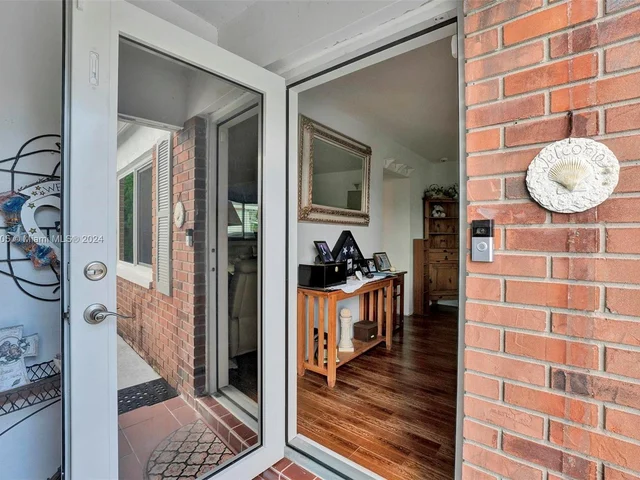 7507 NW 66th Ter, Tamarac FL 33321