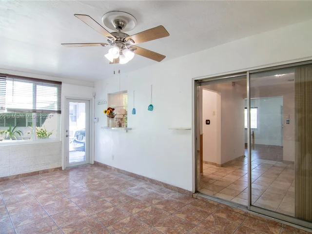 7507 NW 66th Ter, Tamarac FL 33321