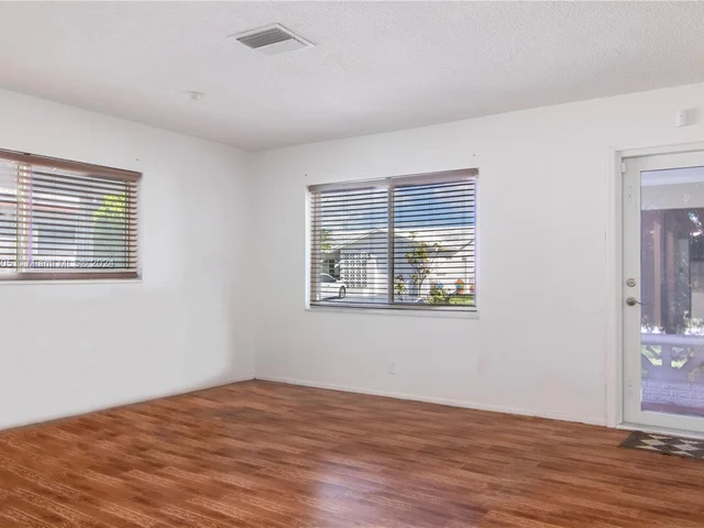 7507 NW 66th Ter, Tamarac FL 33321