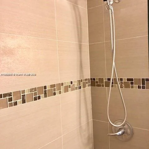 400 Kings Point Dr # 820, Sunny Isles Beach FL 33160