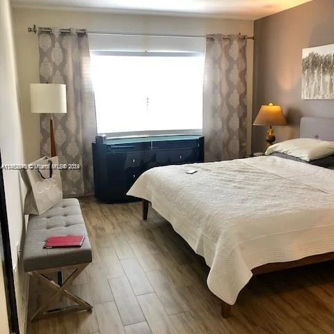 400 Kings Point Dr # 820, Sunny Isles Beach FL 33160