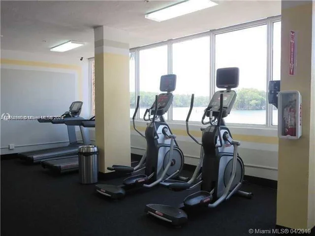 400 Kings Point Dr # 820, Sunny Isles Beach FL 33160