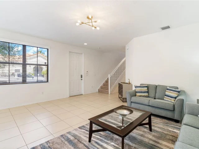 3351 NW 10th Ave # 3351, Pompano Beach FL 33064