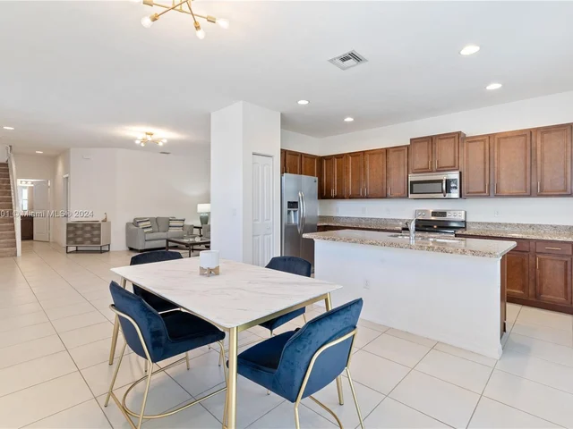 3351 NW 10th Ave # 3351, Pompano Beach FL 33064