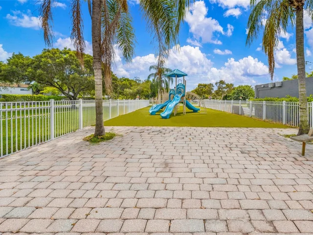 4804 NW 9th Dr # 4804, Plantation FL 33317