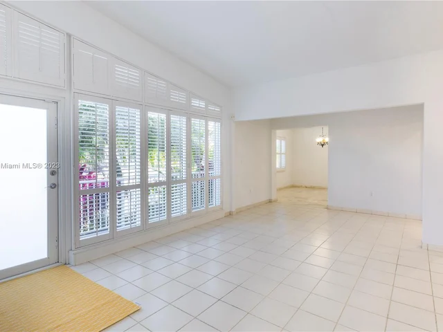 8311 SW 32nd St, Miami FL 33155