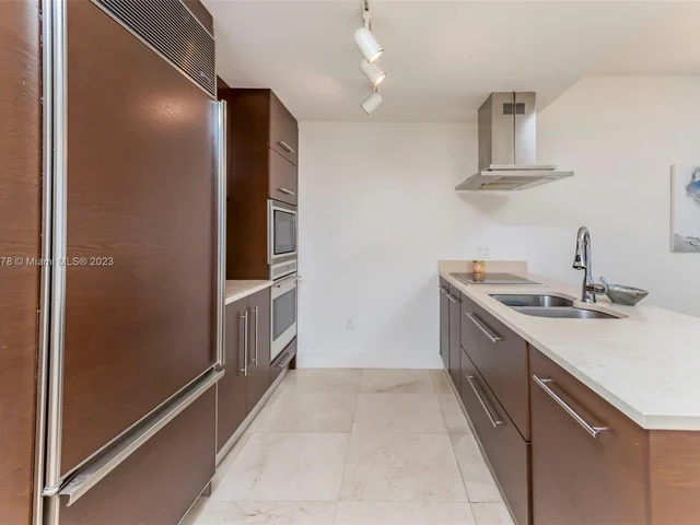 495 Brickell Ave # 1807, Miami FL 33131