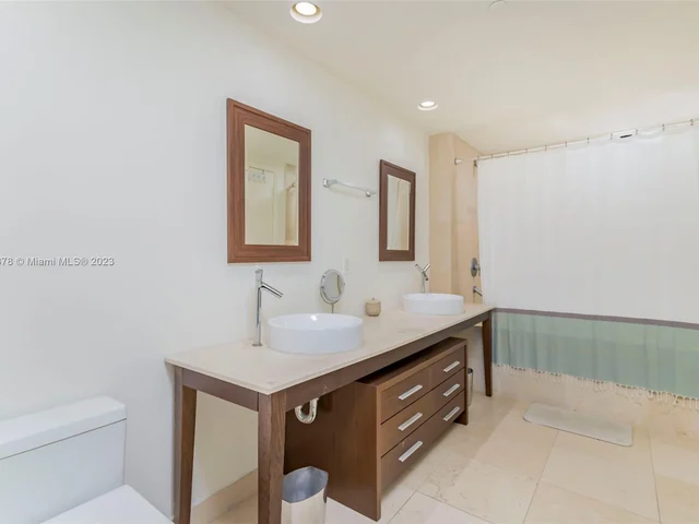 495 Brickell Ave # 1807, Miami FL 33131