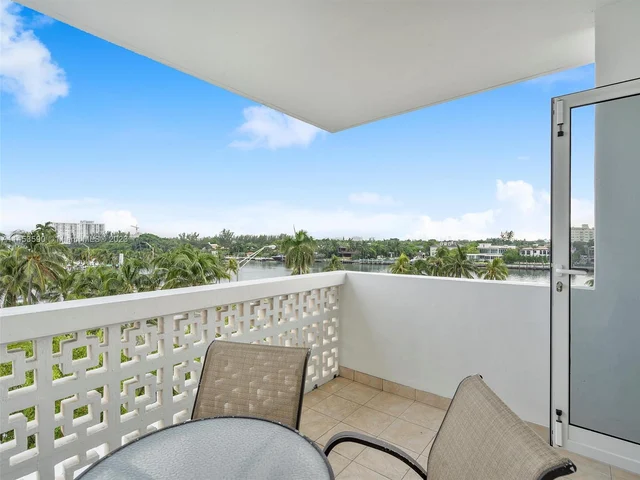 4747 Collins Ave # 401, Miami Beach FL 33140