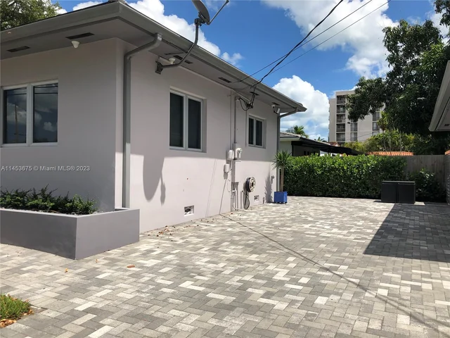 2401 SW 4th Ave, Miami FL 33129