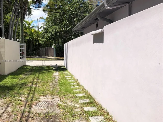 2401 SW 4th Ave, Miami FL 33129