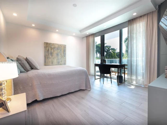 2627 S Bayshore Dr # 607, Miami FL 33133