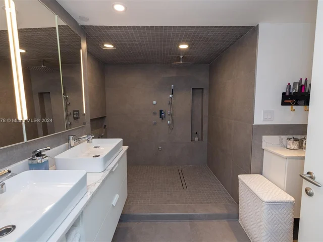 2627 S Bayshore Dr # 607, Miami FL 33133