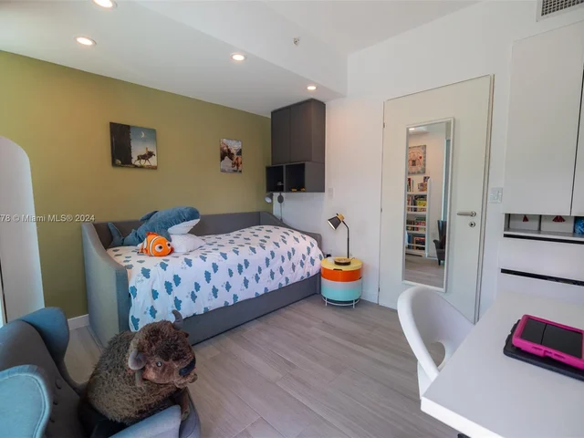 2627 S Bayshore Dr # 607, Miami FL 33133