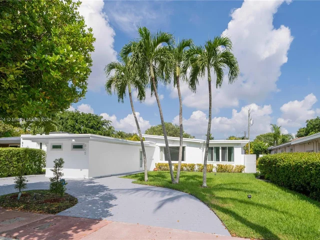 905 Fairway Dr, Miami Beach FL 33141