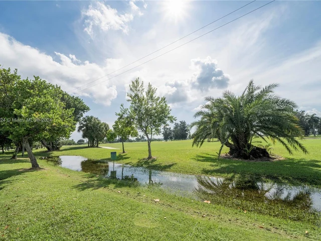 905 Fairway Dr, Miami Beach FL 33141