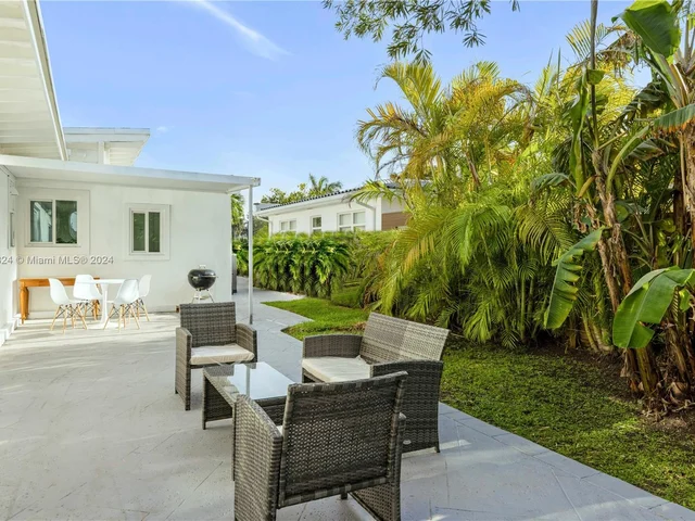 905 Fairway Dr, Miami Beach FL 33141