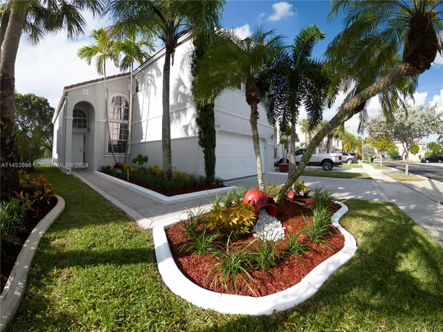 15341 NW 4 ST, Pembroke Pines FL 33028