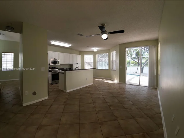 15341 NW 4 ST, Pembroke Pines FL 33028