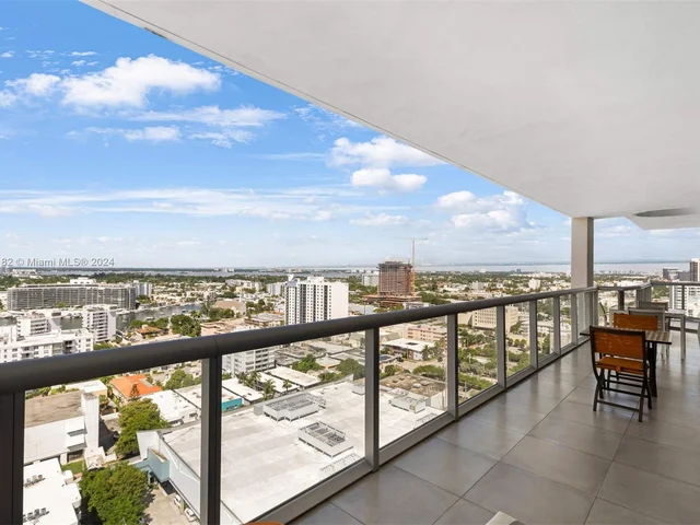 6799 Collins Ave, Miami Beach FL 33141