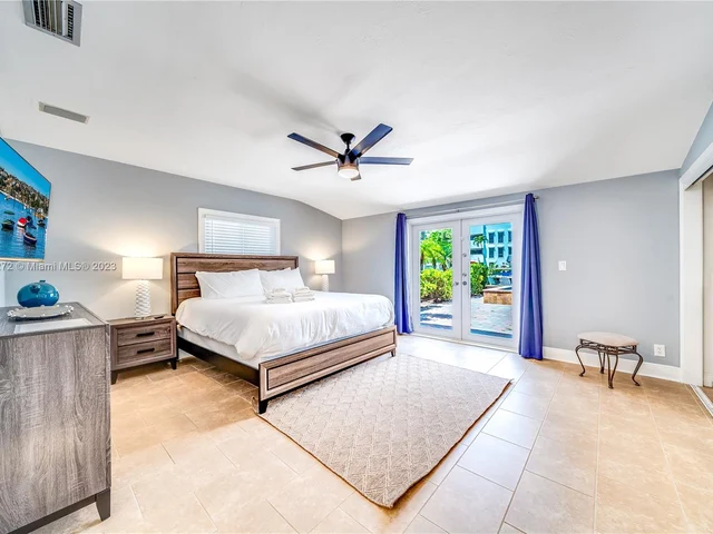 73 Fiesta Way, Fort Lauderdale FL 33301